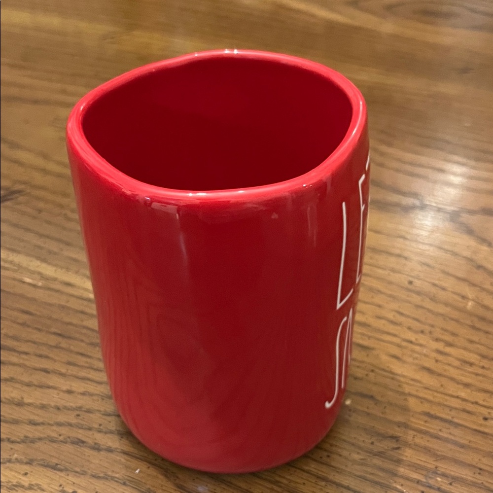 Red Ceramic Mug - Let It Snow - Picture 3 of 8